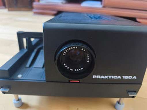 Diaprojektor Typ Praktica 150A, komplet, ohne Gebrauchsspuren